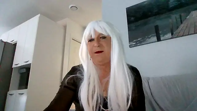 candice470 online show from October 9, 8:25 pm