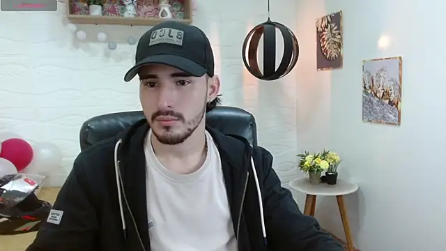 DmitriSanders online show from March 5, 9:39 pm