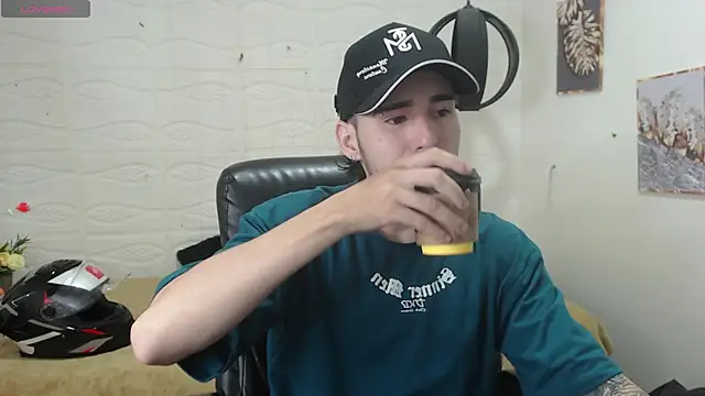 DmitriSanders online show from December 14, 12:23 pm