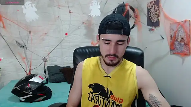 DmitriSanders online show from December 5, 9:39 pm