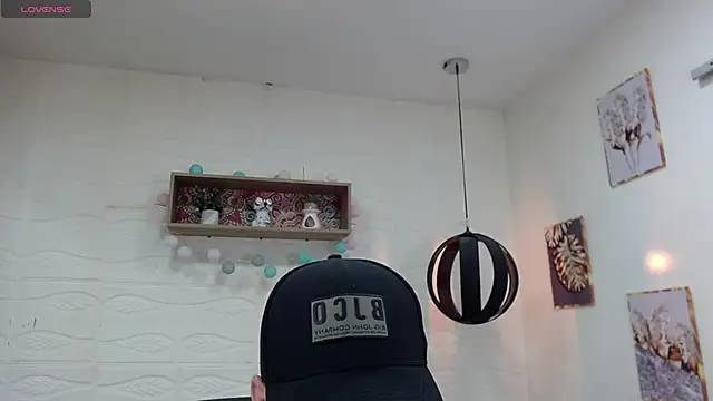 DmitriSanders online show from February 7, 9:04 pm