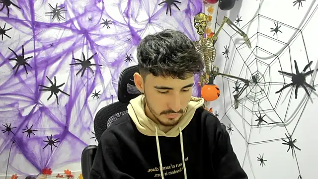 DmitriSanders online show from September 30, 9:29 pm