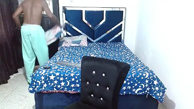 MiguelAngelxl online show from September 21, 6:19 pm