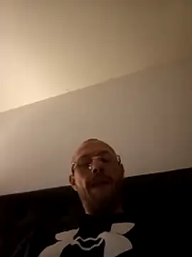 Guitccch online show from April 15, 8:09 pm