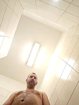 milujuto1984 online show from April 5, 7:21 pm