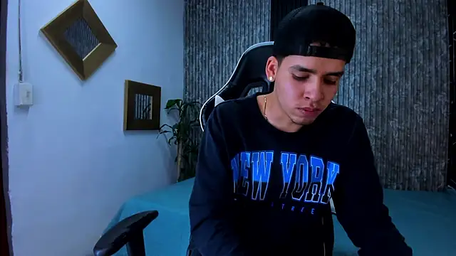 Mike 0233  online show from September 25, 3:38 am