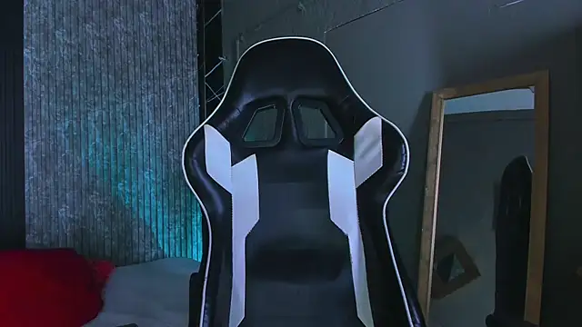 Mike 0233  online show from March 13, 4:27 am