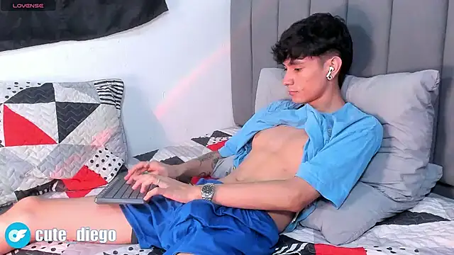 cute diego  online show from December 16, 10:13 pm