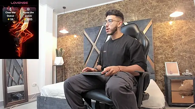 Liam Kleiin online show from December 9, 11:47 am