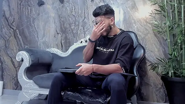 Liam Kleiin online show from December 17, 11:28 am