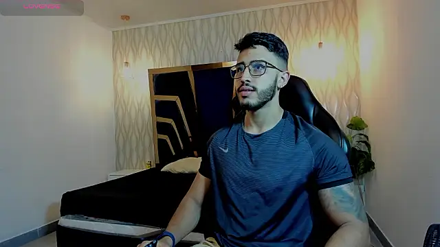 Liam Kleiin online show from March 27, 11:33 am