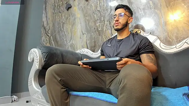 Liam Kleiin online show from March 21, 11:33 am