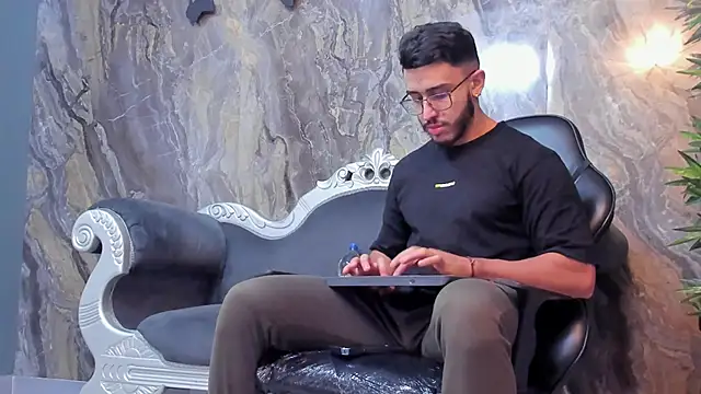 Liam Kleiin online show from February 4, 11:38 am