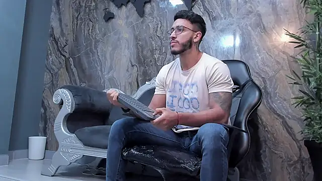 Liam Kleiin online show from December 27, 11:28 am