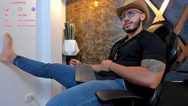 Liam Kleiin online show from September 18, 11:45 am