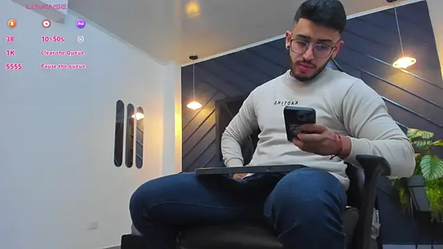 Liam Kleiin online show from October 16, 11:40 am