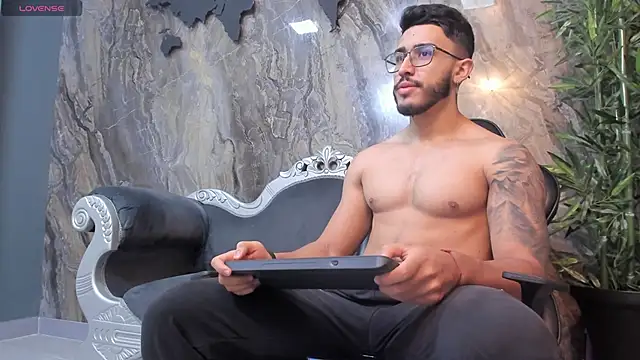 Liam Kleiin online show from February 27, 11:31 am