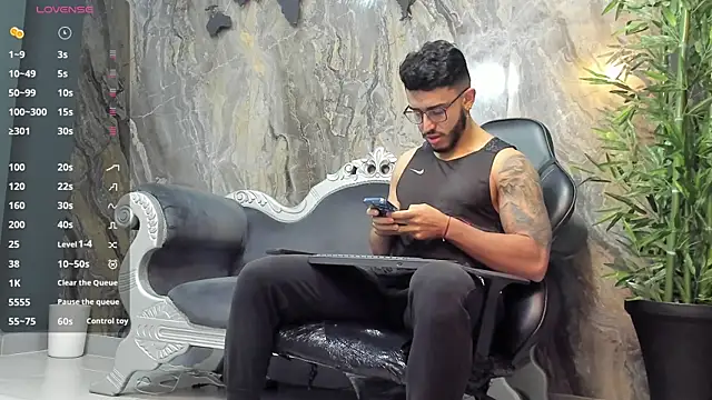 Liam Kleiin online show from December 31, 11:31 am