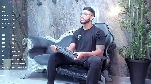 Liam Kleiin online show from December 18, 11:24 am