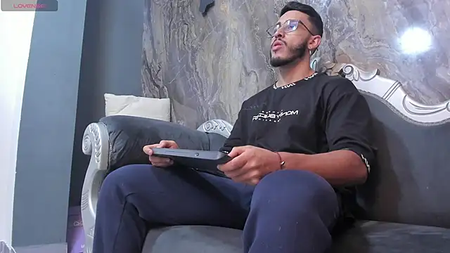 Liam Kleiin online show from March 13, 11:30 am