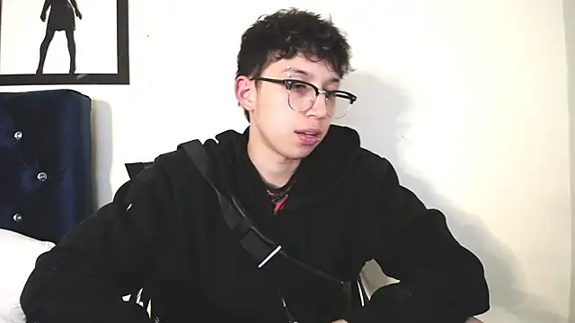 Snapshot of _Thomas_hot_ chatting on October 24, 1:29 am Thomas hot online show from October 24, 1:29 am