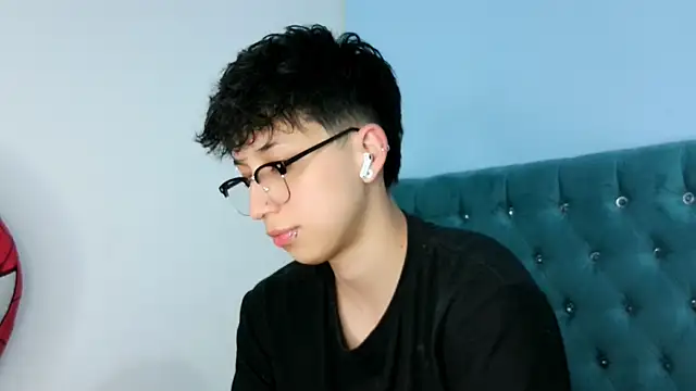  Thomas hot  online show from January 9, 6:18 am