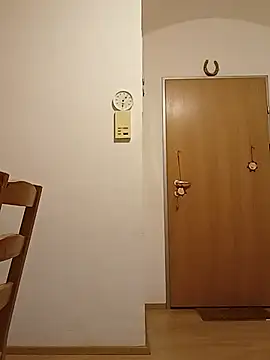 maleesa online show from December 18, 7:26 am