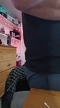 Armyexhibitionistvet online show from April 18, 1:07 am