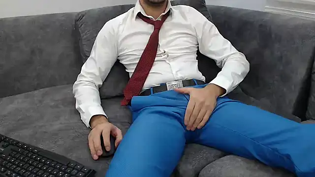 Naughtb0y online show from November 30, 11:29 pm