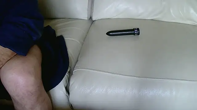 Snapshot of claudemichel chatting on October 14, 2:57 pm claudemichel online show from October 14, 2:57 pm