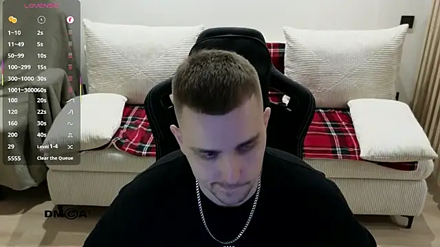 Larstar01 online show from March 2, 10:50 pm