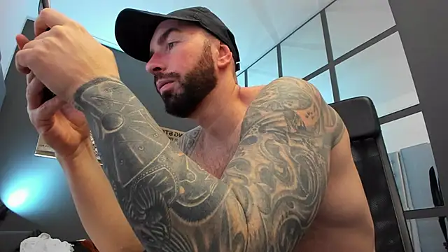 AronGrant online show from February 18, 9:10 am