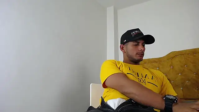 Chris Dick23 online show from June 23, 4:39 am