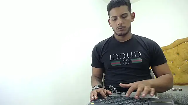 Chris Dick23 online show from July 3, 4:40 am