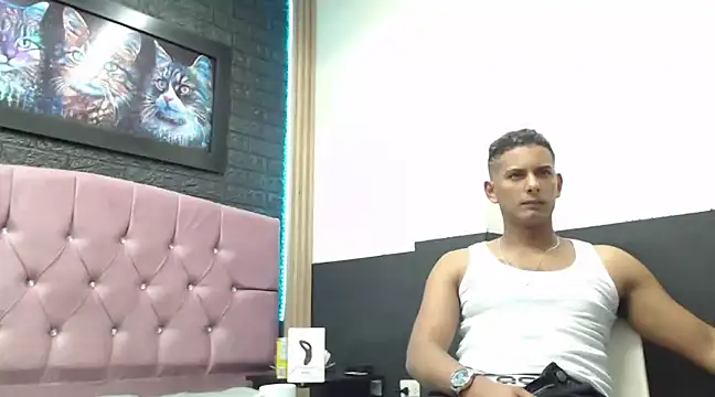 Chris Dick23 online show from January 14, 3:32 am