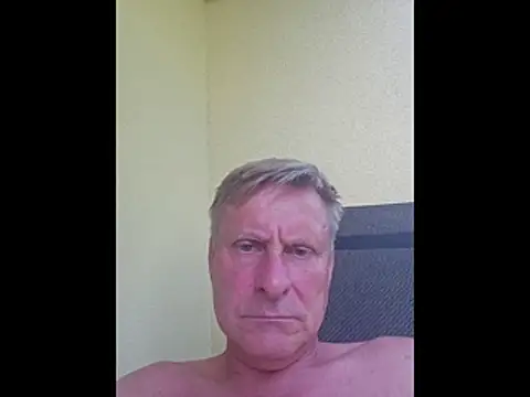 johnnym1 online show from June 25, 2:33 pm