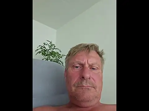 johnnym1 online show from July 3, 1:17 pm