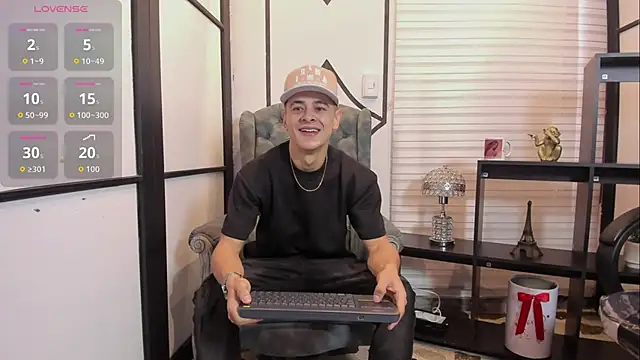 JuniorMorris  online show from October 11, 8:46 pm