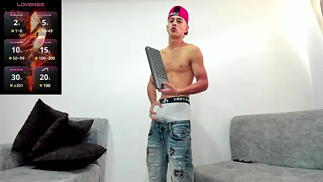 JuniorMorris  online show from March 21, 8:40 pm