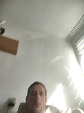 Snapshot of Dzordzo33 chatting on September 21, 8:36 am Dzordzo33 online show from September 21, 8:36 am