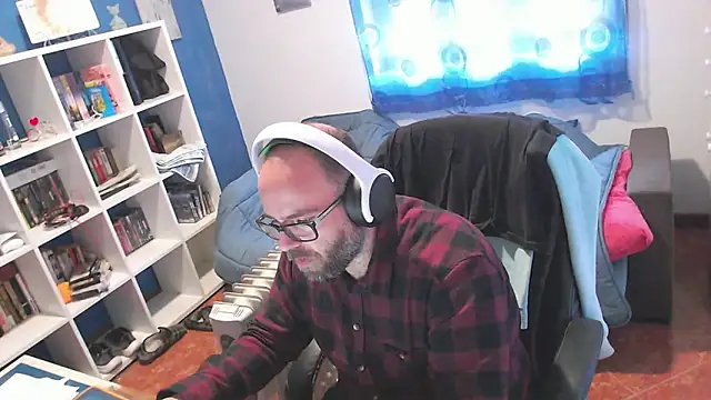 ravingr4d4 online show from March 24, 1:16 pm