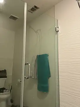 El Gizmo online show from February 17, 4:26 pm