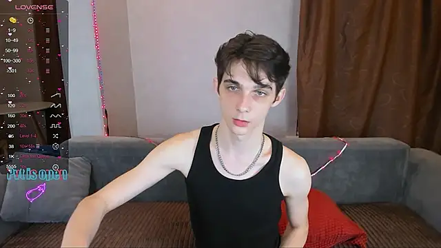 Aaron Boom online show from March 28, 10:32 pm