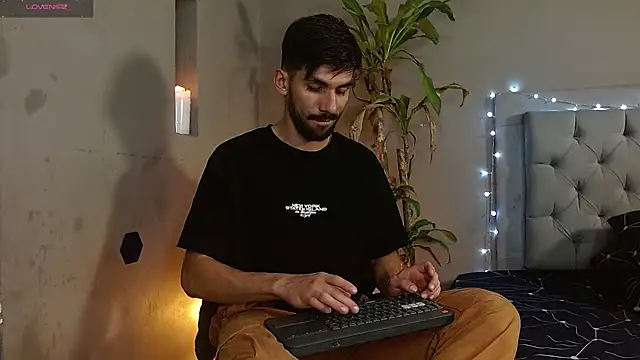 Mr WhiteCock online show from February 17, 11:42 pm