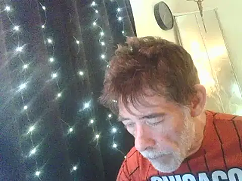 Snapshot of DaddyQuimHot chatting on February 10, 1:35 am DaddyQuimHot online show from February 10, 1:35 am