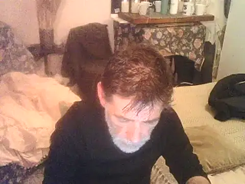 Snapshot of DaddyQuimHot chatting on February 3, 12:36 am DaddyQuimHot online show from February 3, 12:36 am