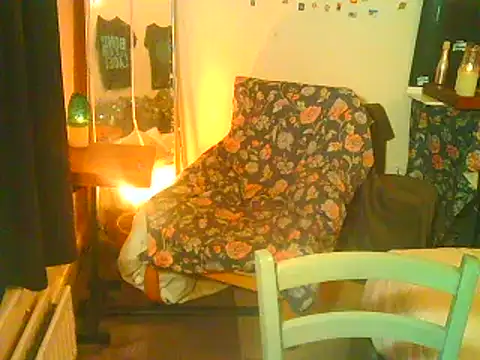 Snapshot of DaddyQuimHot chatting on December 3, 2:23 am DaddyQuimHot online show from December 3, 2:23 am