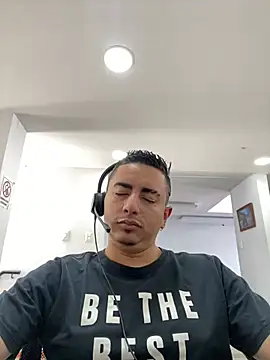 DanielGomez9 online show from January 13, 2:32 pm