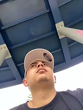 DanielGomez9 online show from March 4, 1:28 pm