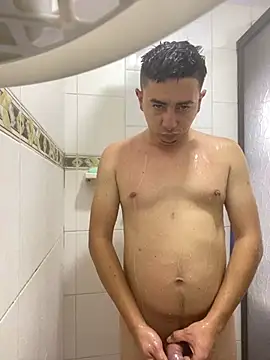 DanielGomez9 online show from December 13, 1:12 pm